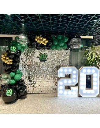Silver sequin backdrop with balloon arch