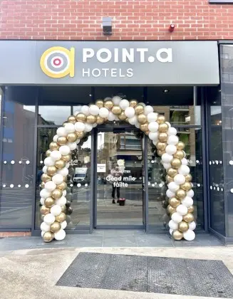 White and Gold classic balloon arch