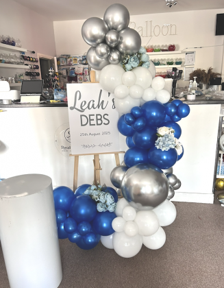 Debs Easel and Balloon Arch