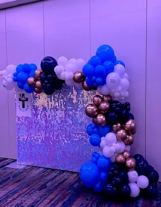 Holographic sequin Wall with balloon arch